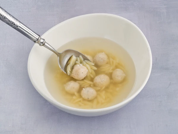 Суп с фрикадельками и пастой орзо 