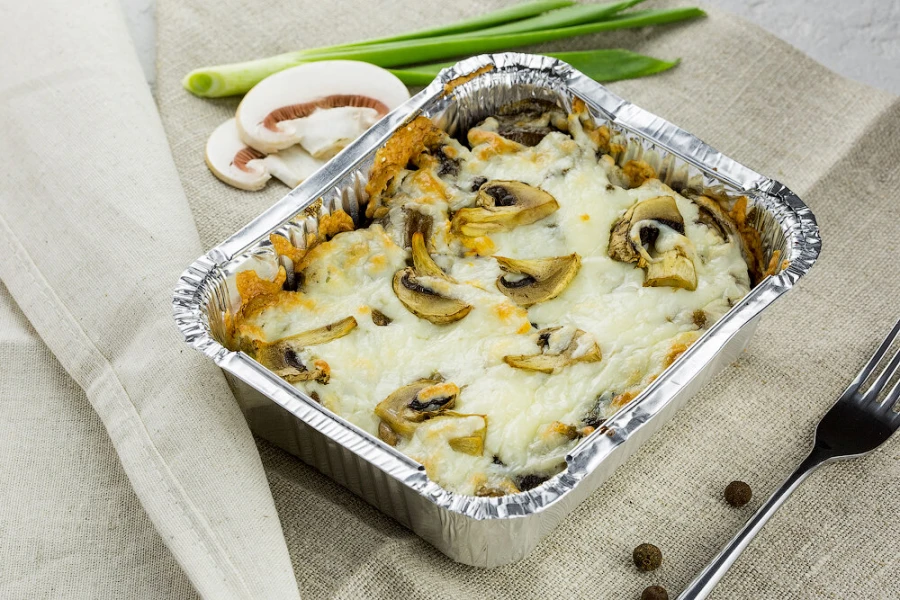 Запеченный картофель с грибами и луком