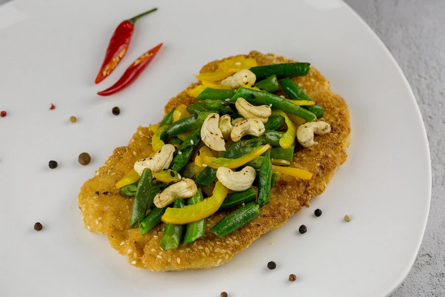 Цыпленок с кунжутом и кешью