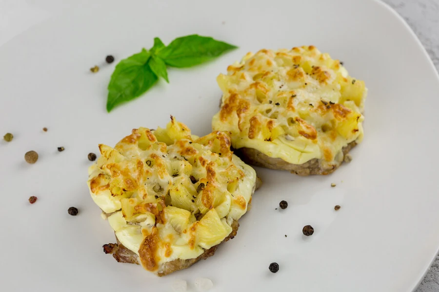 Свинина с ананасом