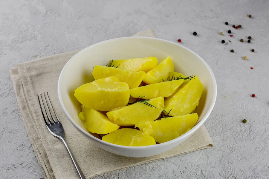 Картофель отварной с маслом и зеленью