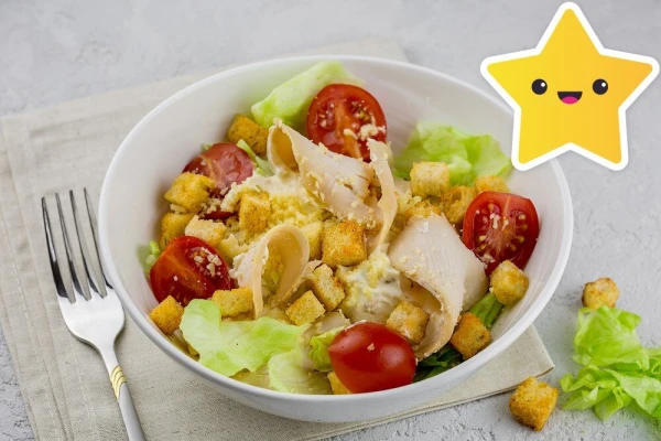 Салат Цезарь с курицей