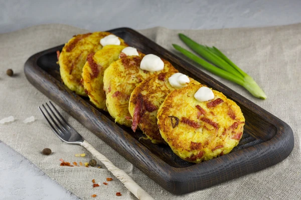 Картофельные драники с салями
