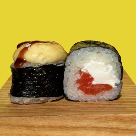 Син Сяки с лососем