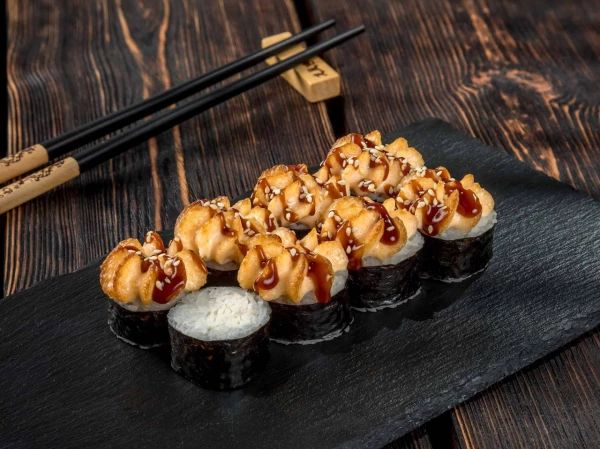 Ролл Маки запеченные с крабом подарок