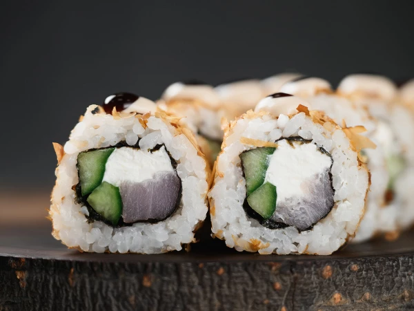 Ролл Бонито Магуро