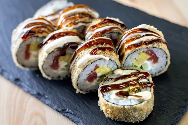 Ролл Магуро темпура