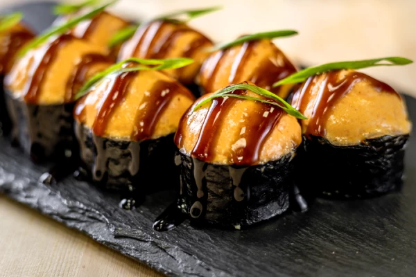 Ролл запеченный с креветкой