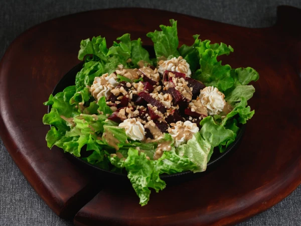 Салат с запеченной свеклой