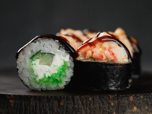 Ролл Яки эби