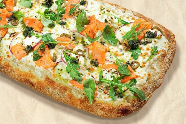 Римская пицца с лососем