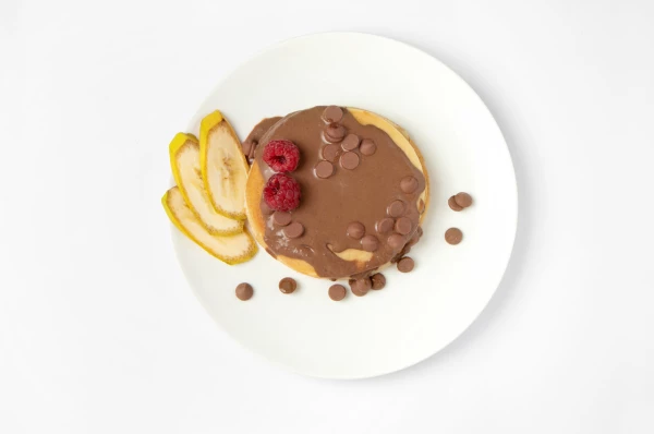 Панкейки с шоколадно-банановым соусом