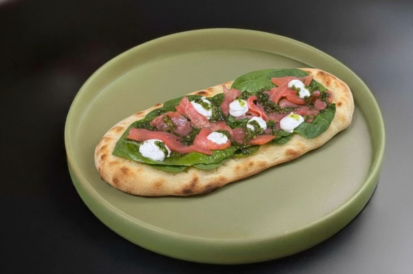 Пицца-дог с лососем