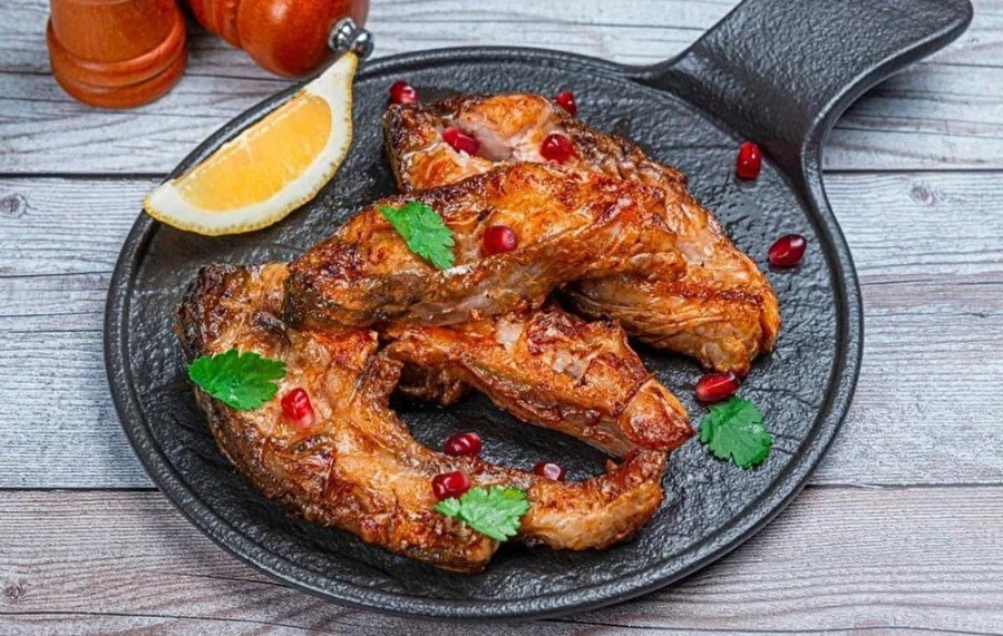 ТОЛСТОЛОБИК НА УГЛЯХ