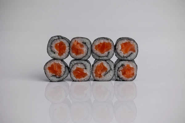 Мини-ролл с лососем