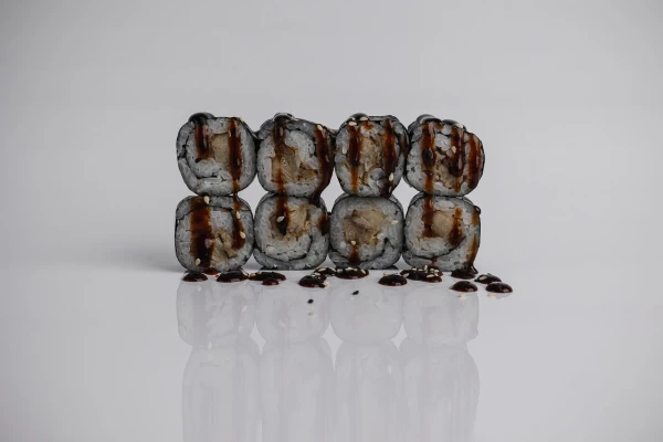 Мини-ролл с угрем