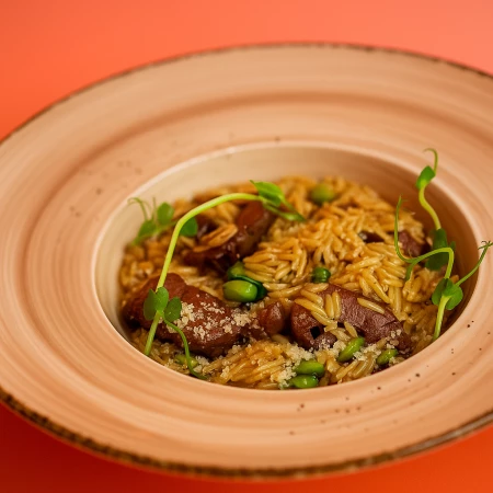 Паста Орзо с говяжьими щечками