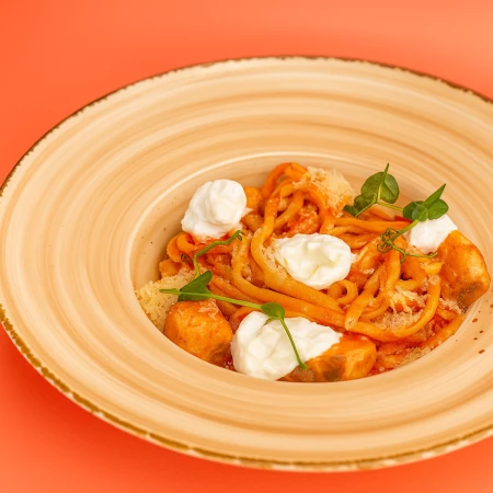 Паста с лососем и сливочным сыром