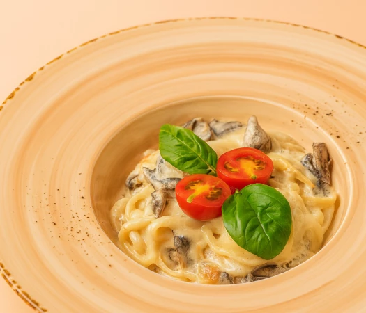 Паста с курицей и грибами