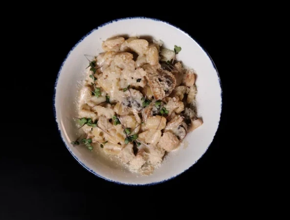 С грибами и курицей