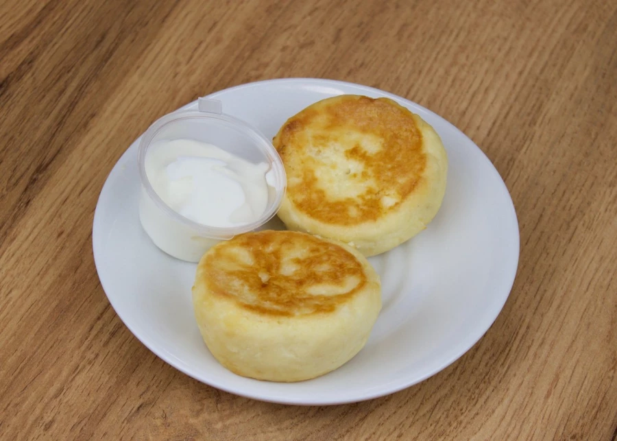Сырники со сметаной