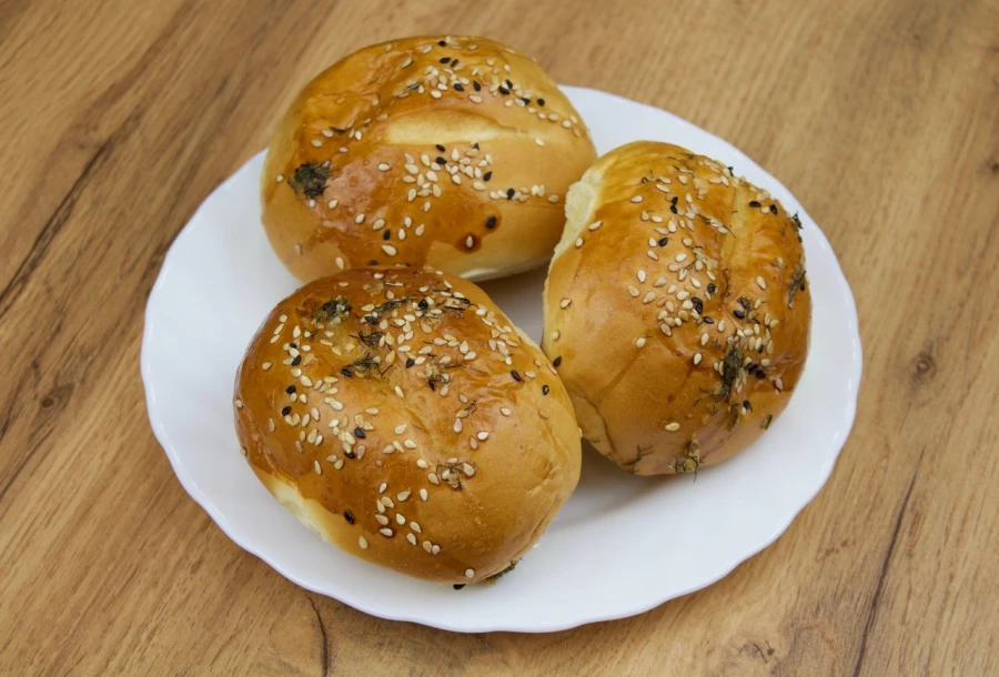 Булочка с кунжутом