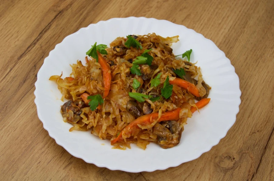 Капуста с шампиньонами