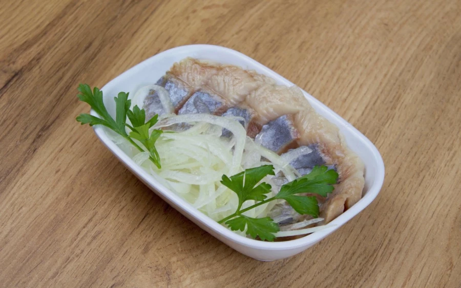 Сельдь с лучком