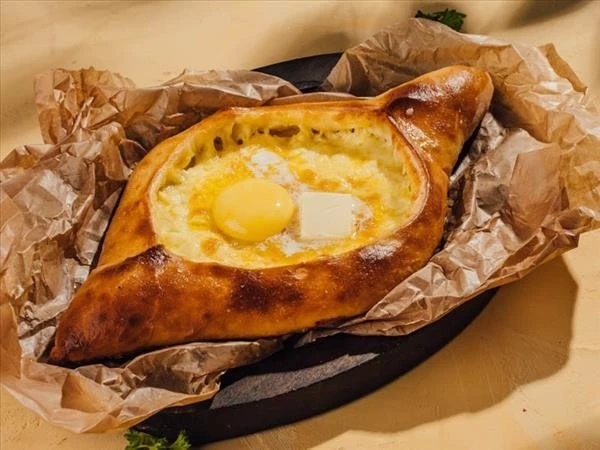 Хачапури по-аджарски