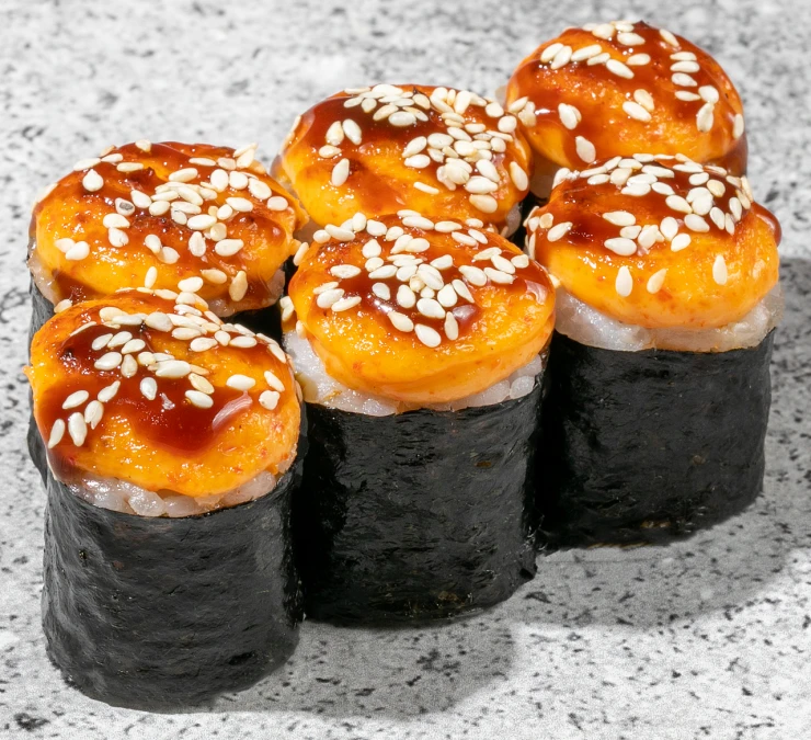 Запеченный мини ролл с тунцом
