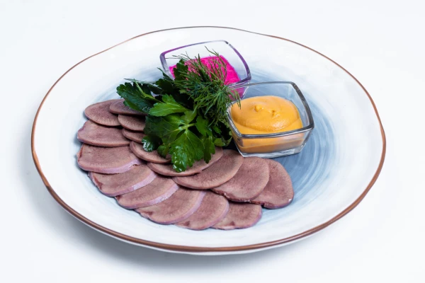 Язык говяжий отварной