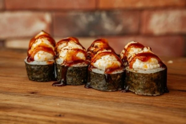 Запеченный ролл с угрем