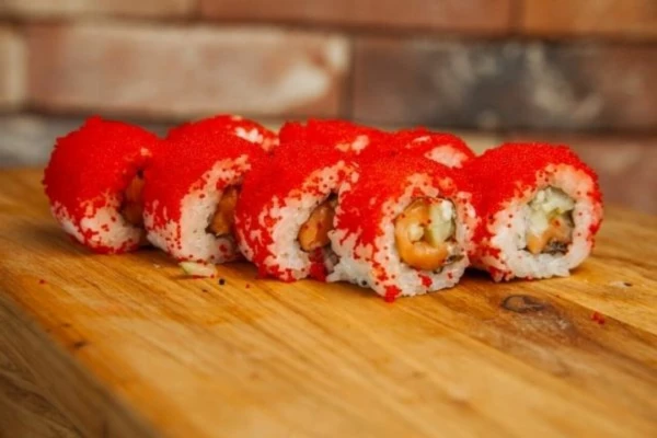 Калифорния с лососем в икре