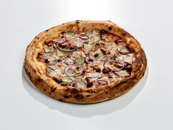 Пицца с маринованными грибами и свининой