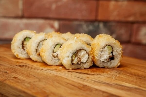 Горячий ролл с угрем