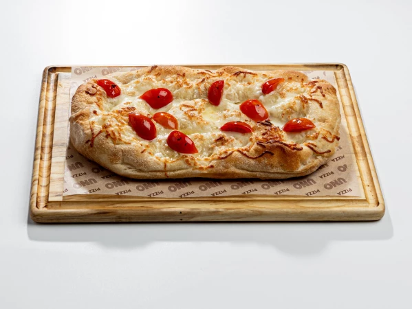 Фокачча с моцареллой и черри