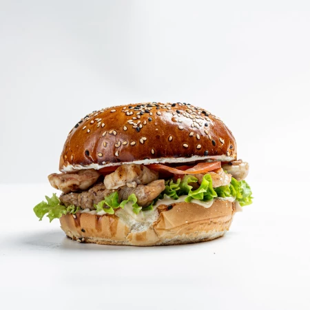 Бургер с куриным филе и креветкой 