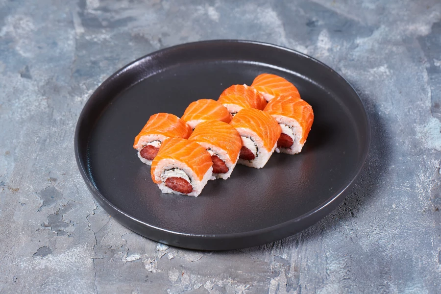 Ролл Филадельфия с Клубникой