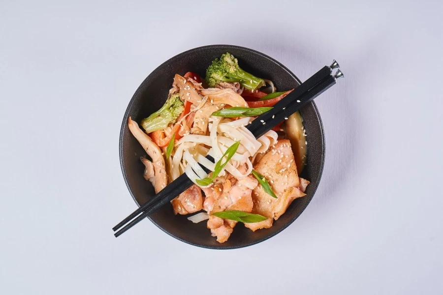 Сливочный удон с курицей