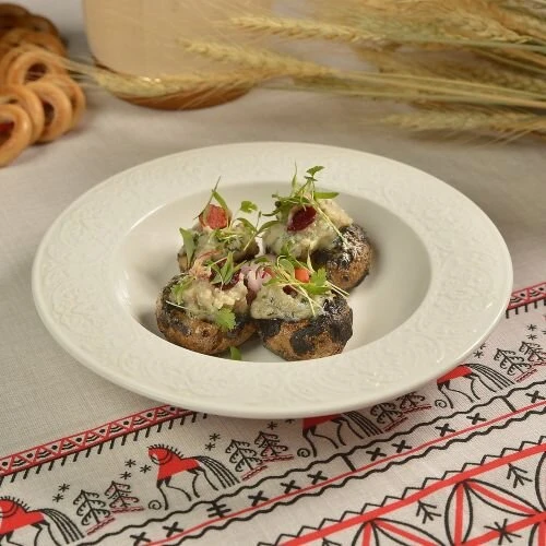 Чёрный картофель с селёдочным маслом 