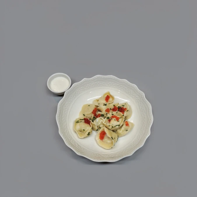 Пельмени из щуки со сметаной и икрой из форели 