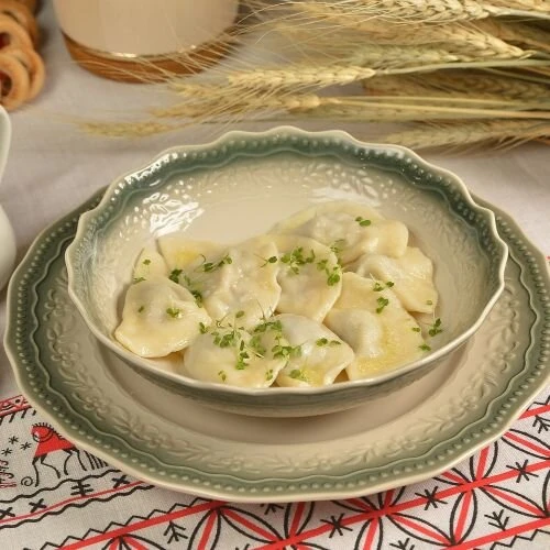 Пельмени с мясом лося и копчёной сметаной