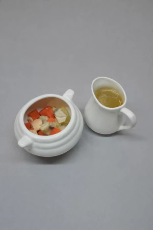 Уха на копченом бульоне с тремя видами рыбы 