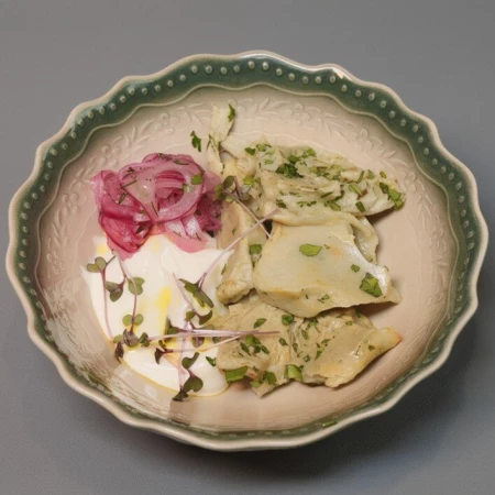 Соленые грузди с льняным маслом и устричной сметаной 