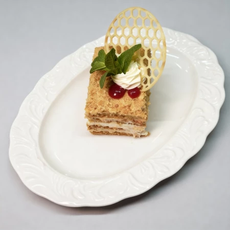 Медовик с кремом из ряженки и белого шоколада