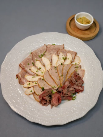 Мясная тарелка 