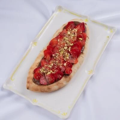 Пицца с нутеллой и фисташкой