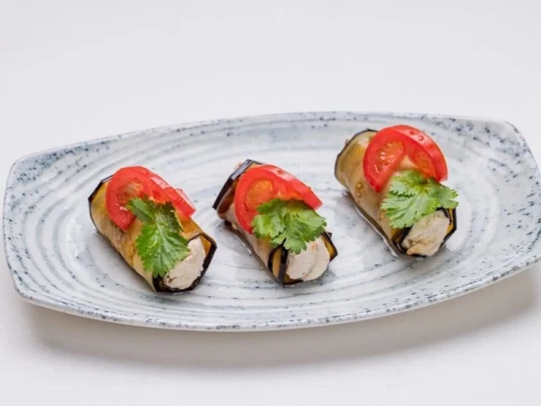 Рулетики из баклажана