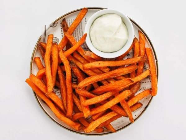 Батат фри с соусом "Блю чиз"