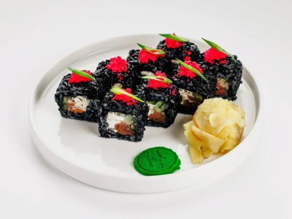 Ролл с копченым лососем